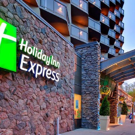 Holiday Inn Express Edmonton Downtown By Ihg Exterior foto