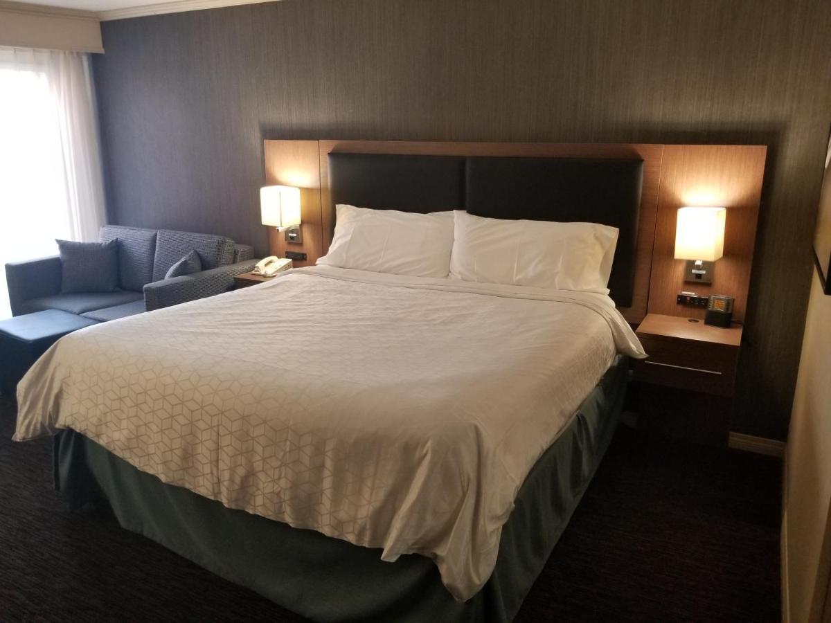 Holiday Inn Express Edmonton Downtown By Ihg Exterior foto