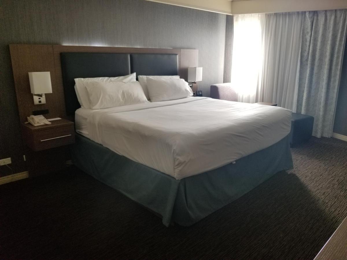 Holiday Inn Express Edmonton Downtown By Ihg Exterior foto