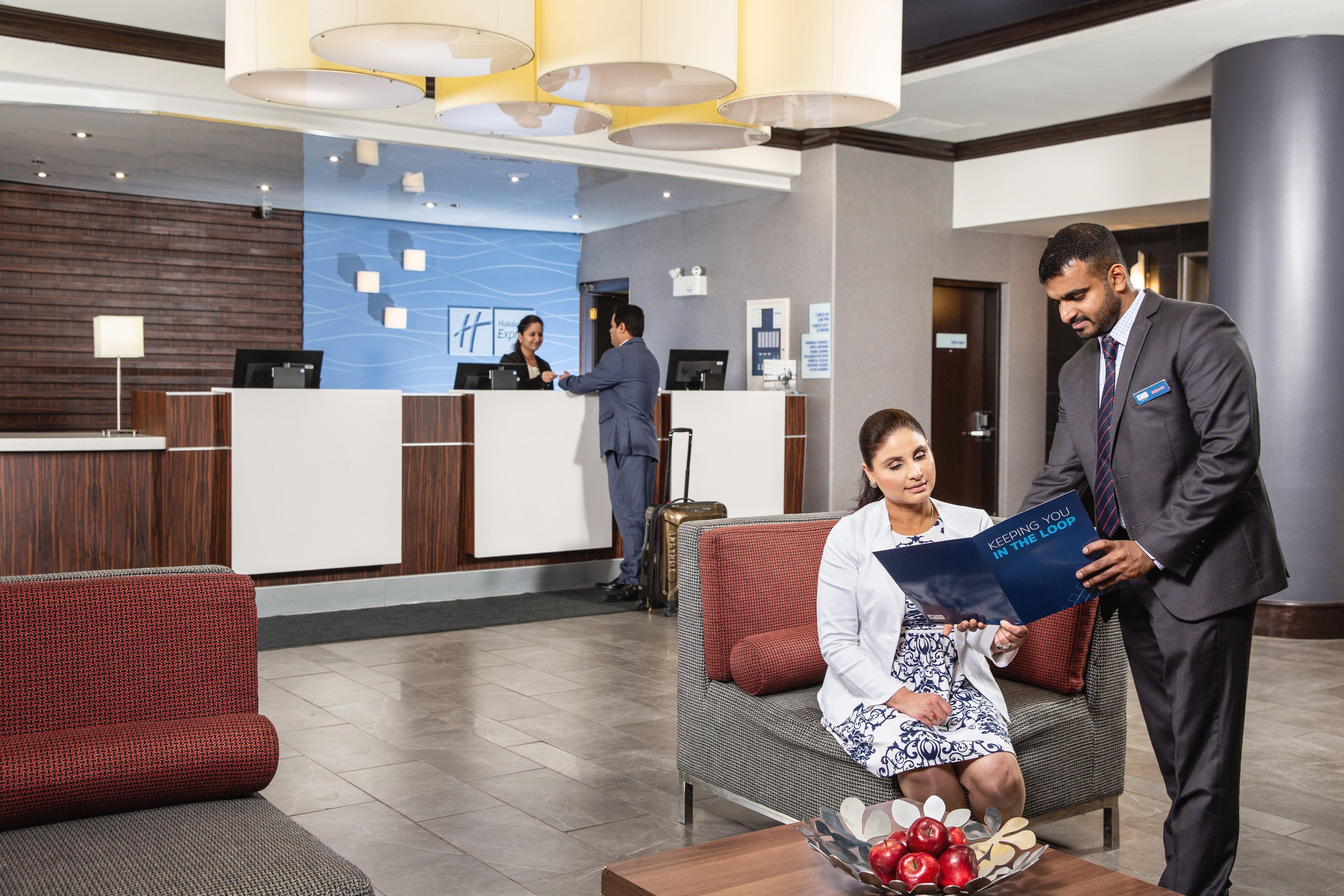 Holiday Inn Express Edmonton Downtown By Ihg Exterior foto