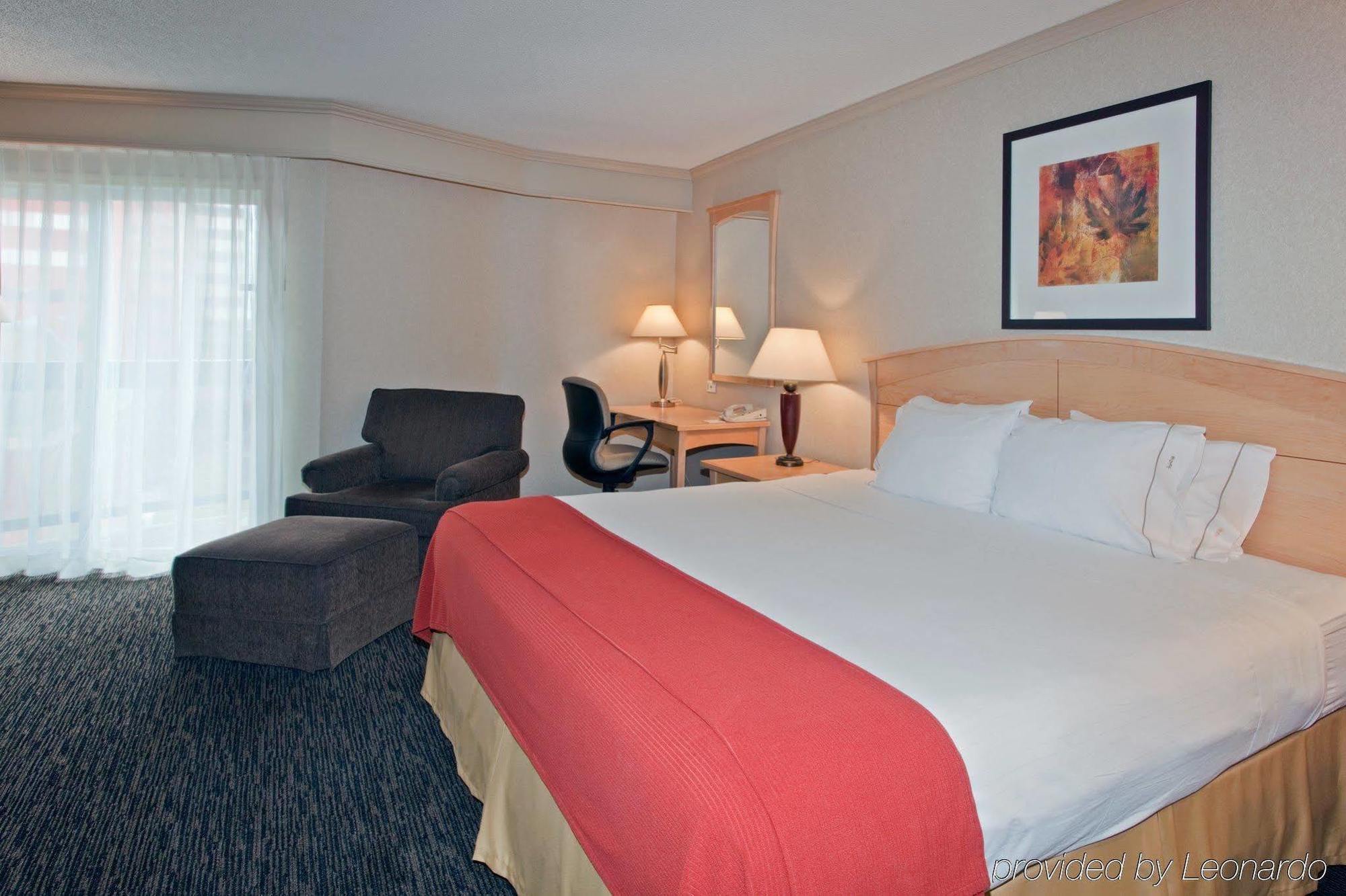 Holiday Inn Express Edmonton Downtown By Ihg Exterior foto